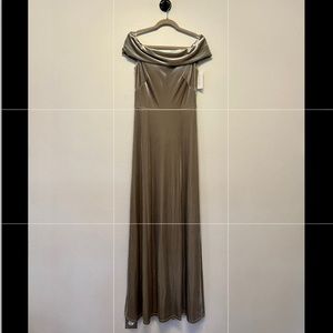 Revelry- Court Velvet Maxi Dress in Sage